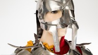 Ada juga helm besi yang menjadi salah satu barang yang ditinggalkan penumpang pesawat di UBC (dok Unclaimed Baggage Center)