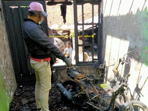 Wanita di Sidoarjo yang Rumahnya Dibakar Ternyata Istri Siri Suami Pelaku