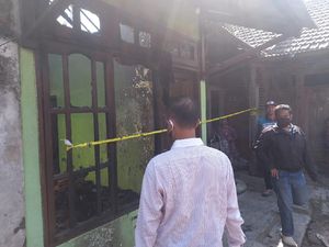 Janda dan 3 Anaknya di Sidoarjo Terluka Saat Rumahnya Dibakar Istri Kekasihnya