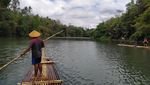 Foto: Berakit-rakit Menaklukkan Sungai Progo, Seru Banget!