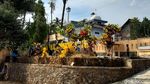 Adem Banget, Warga Semarang Bahu Membahu Bersihkan Masjid-Kapel