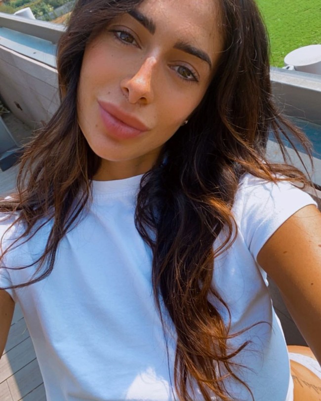 Usianya 27 tahun atau tiga tahun lebih muda dari Mario Balotelli. Nama Alessia Messina cukup populer di Italia. Apalagi setelah ia membintangi reality show Grande Fratello atau Big Brother versi Italia. (Foto: Instagram/@_alessiamessina_real)