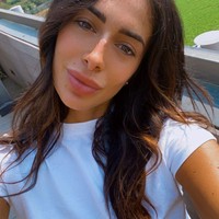 Usianya 27 tahun atau tiga tahun lebih muda dari Mario Balotelli. Nama Alessia Messina cukup populer di Italia. Apalagi setelah ia membintangi reality show Grande Fratello atau Big Brother versi Italia. (Foto: Instagram/@_alessiamessina_real)