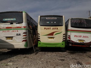 Resesi dan Gigit Jari Sektor Transportasi