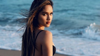 7 Gaya Seksi Artis Indonesia Berbikini, Jessica Mila sampai Cinta Laura