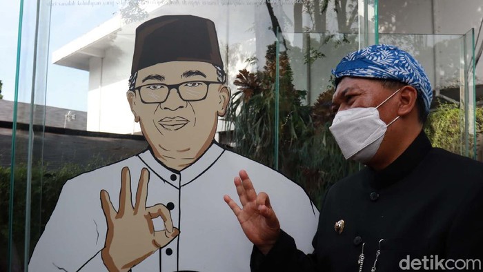 Memperingati HUT ke-210 Kota Bandung, Wali Kota Bandung Oded M Danial meresmikan Kubah Mural di Taman Sejarah Kota Bandung. Yuk kita lihat.