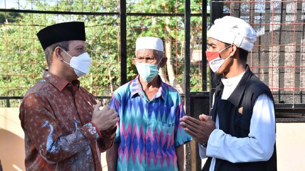 Kepala BNPT Komjen Boy Rafli Amar bersama eks Pangllima JAS Ustaz Gunawan.
