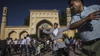 Jika benar, itu akan menjadi jumlah terendah rumah ibadah Muslim di wilayah tersebut sejak dekade pergolakan nasional yang dipicu oleh Revolusi Kebudayaan pada 1960-an.