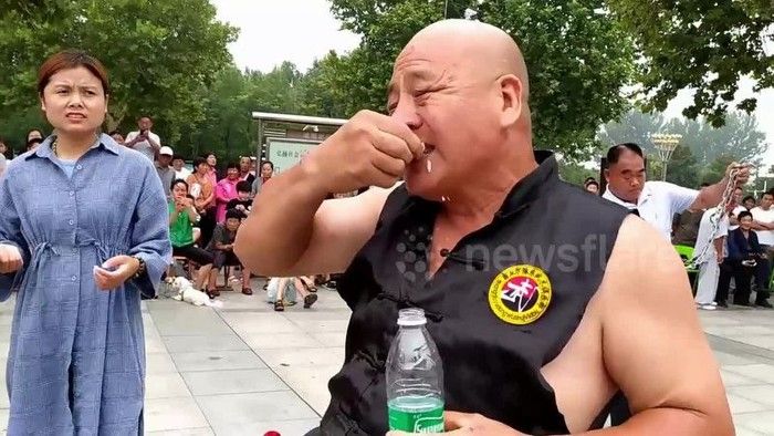 Hobi Makan Rambut hingga Kaca, 5 Gangguan Makan Teraneh di Dunia