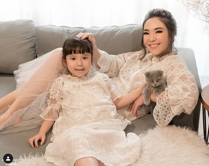 Gisel dan Gempi Gisel dan Gempi saat pemotretan bersama Rio Motret.