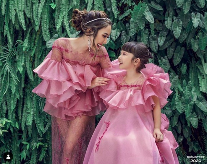 Gisel dan Gempi saat pemotretan bersama Rio Motret.