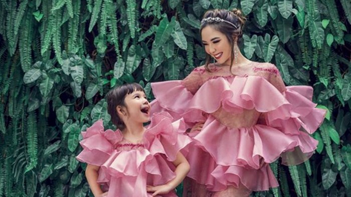 Gisel dan Gempi saat pemotretan bersama Rio Motret.
