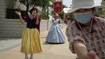 Dibuka Lagi, Disneyland Hong Kong Diserbu Pengunjung