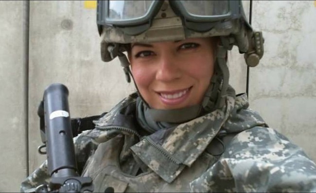 Wanita yang mantan polisi tentara itu memang sering mendapati dirinya dibilang mirip Mariah Carey sejak awal ketenaran sang diva. Tak hanya berbekal mirip, Jessie juga mengaku suka dengan lagu-lagu Mariah dan merupakan fansnya sejak remaja. Aku dulu anak yang pemalu tapi aku suka ketika mereka bilang aku mirip dia, Foto: Instagram @mariahlookalike