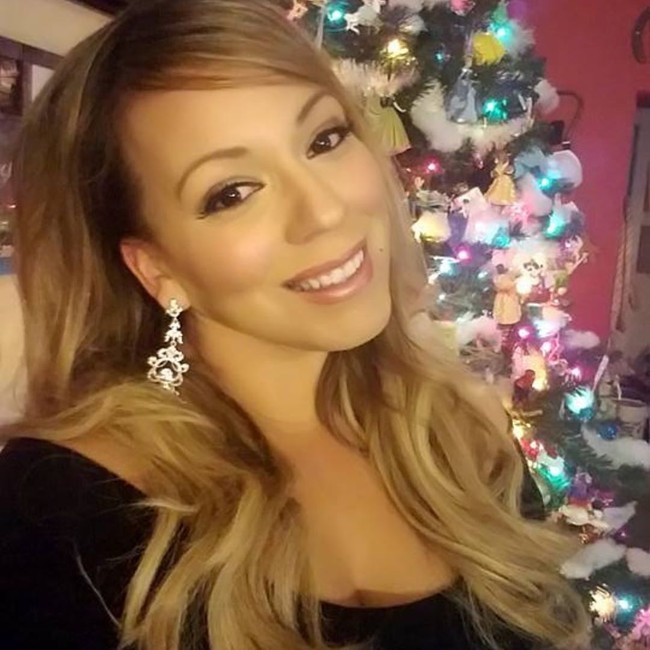 Namun ketika masuk militer di 2014, Jessie berhenti mengecat rambutnya pirang sehingga tak banyak lagi orang yang berkomentar ia mirip Mariah. Setelah keluar sebagai polisi militer, ia pun kembali memirangkan rambut lalu membuat video lipsync di YouTube. Foto: Instagram @mariahlookalike