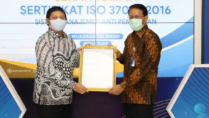 PT Kereta Api Indonesia (KAI) menerima menerima sertifikat ISO  37001:2016. KAI dinilai telah menerapkan Sistem Manajemen Anti Penyuapan.