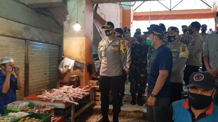 Kapolda Jabar Irjen Rudy Sufahriadi tinjau operasi yustisi di Bogor.