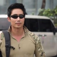 Ketika diundang untuk menjadi pelatih di dalam sebuah acara, Lee Geun tidak main-main memberikan pelatihan dengan gaya militer Korea yang disiplin. Foto: Instagram/@rokseal