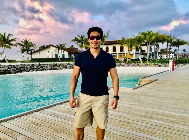 Lee Geun tumbuh dan besar di Amerika Serikat. Namun dirinya memilih untuk berpindah kewarganegaraan dan mengikuti wajib militer di Korea. Foto: Instagram/@rokseal