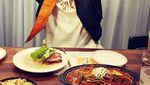 Si Tampan Lee Joon Gi, Pemeran Flower of Evil Saat Kulineran