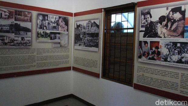 detikTravel pernah mengunjungi rumah bersejarah Inggit Garnasih yang ada di Jalan Ibu Ingggit Ganarsih No 8, Kecamatan Astanaanyar, Minggu 2 Februari 2020 lalu bertepatan dengan acara Bulan Cinta Ibu Bangsa Inggit Garnasih ke-6.