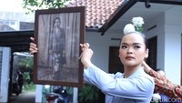 detikTravel pernah mengunjungi rumah bersejarah Inggit Garnasih yang ada di Jalan Ibu Ingggit Ganarsih No 8, Kecamatan Astanaanyar, Minggu 2 Februari 2020 lalu bertepatan dengan acara Bulan Cinta Ibu Bangsa Inggit Garnasih ke-6. 
