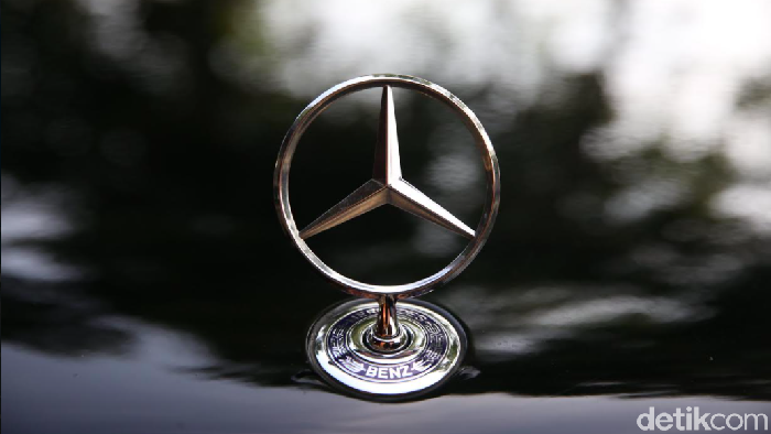 Mobil Bekas Dinas Presiden RI Mercedes-Benz 300 EL SHD kelahiran 1992