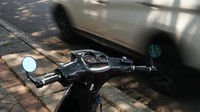 Sebagai informasi, skuter yang dimiliki Gading Marten merupakan generasi sebelumnya dari yang dipasarkan sekarang ini karena masih menggunakan mesin 3V. Lebih detail, mesinnya memiliki kubikasi 149,5 cc dengan tenaga 11,5 dk di 8.000 rpm dan torsi 11,2 Nm pada 6.250 rpm. Foto: Scooter VIP