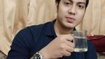 Gaya Kulineran Mumu Muklis, Satpam Ganteng Teman Dekat Julia Perez
