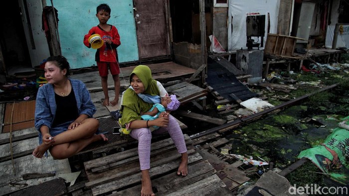 Pandemi COVID-19 berdampak luas ke berbagai sektor kehidupan serta lapisan masyarakat. Anak-anak pun turut merasakan dampak dari pandemi ini.