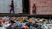 Diketahui ada tiga krisis yang terjadi terkait kondisi tersebut. Pertama adalah krisis kemiskinan anak, kedua adalah krisis gizi, dan ketiga adalah krisis pembelajaran.