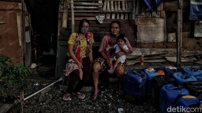Pandemi COVID-19 berdampak luas ke berbagai sektor kehidupan serta lapisan masyarakat. Anak-anak pun turut merasakan dampak dari pandemi ini.