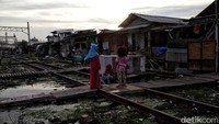 Keluarga dan anak-anak yang jatuh miskin dalam waktu singkat akan mengalami dampak berat dalam hal keamanan pangan rumah tangga dan keterbatasan terkait akses, ketersediaan, dan keterjangkauan bahan makanan sehat.