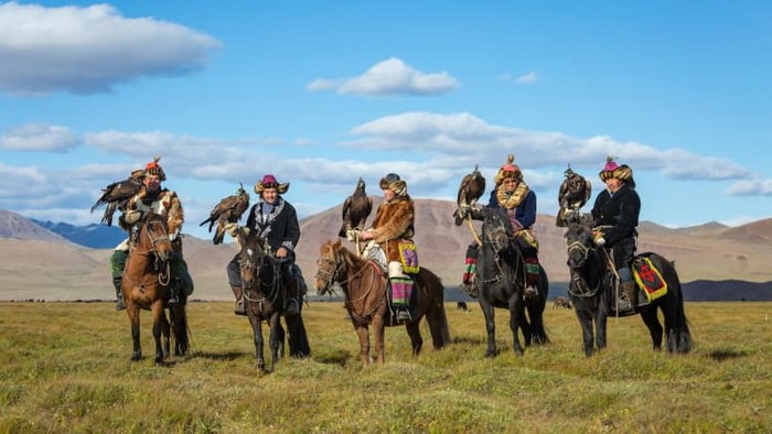 Pemburu elang Mongolia Pemburu elang Mongolia