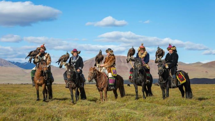Pemburu elang Mongolia Pemburu elang Mongolia