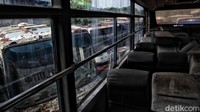 Tarto selaku pengurus kepala di pool Pluit Jaya menjelaskan, armada bus tidak terpakai sejak awal tahun 2020.