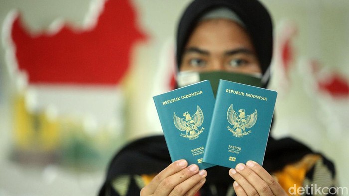 Masa berlaku paspor diperpanjang menjadi 10 tahun lewat Peraturan Pemerintah (PP) 51 Tahun 2020 tentang keimigrasian. Namun saat ini aturan tersebut belum berlaku.