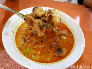 Nikmatnya Soto Tangkar dan Sate Kuah Racikan Pak Haji Diding