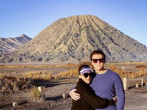 Liburan Manja ala Syahrini di Bromo dan Borobudur