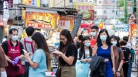 Tak ada tanda-tanda pandemi COVID-19 mengamuk di Taipei. Karena, hanya ada satu kasus yang diduga terinfeksi sejak pertengahan April lalu. Ini kondisi di Ningxia Night Market pada Juli lalu.