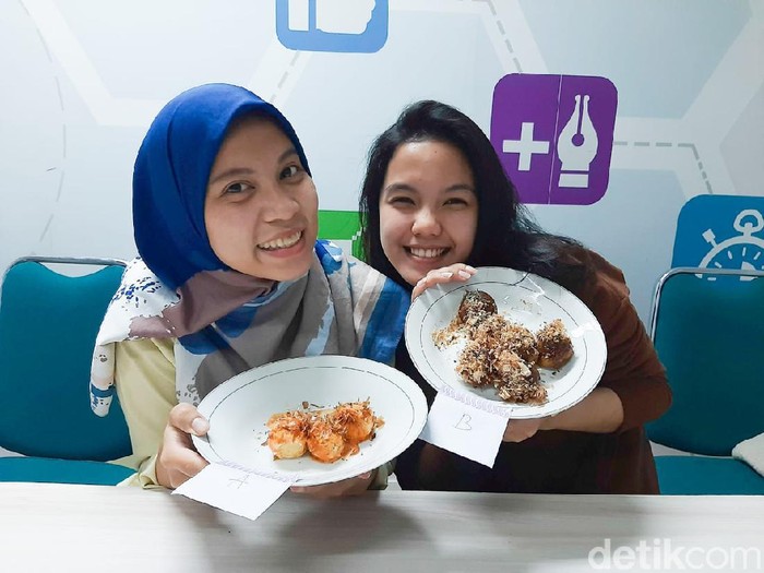 Review Battle Takoyaki

Takoyaki Murah Rp 12.500 (Takoyaki Garasi) Vs Takoyaki Mahal Rp 57.000 (Gindaco)