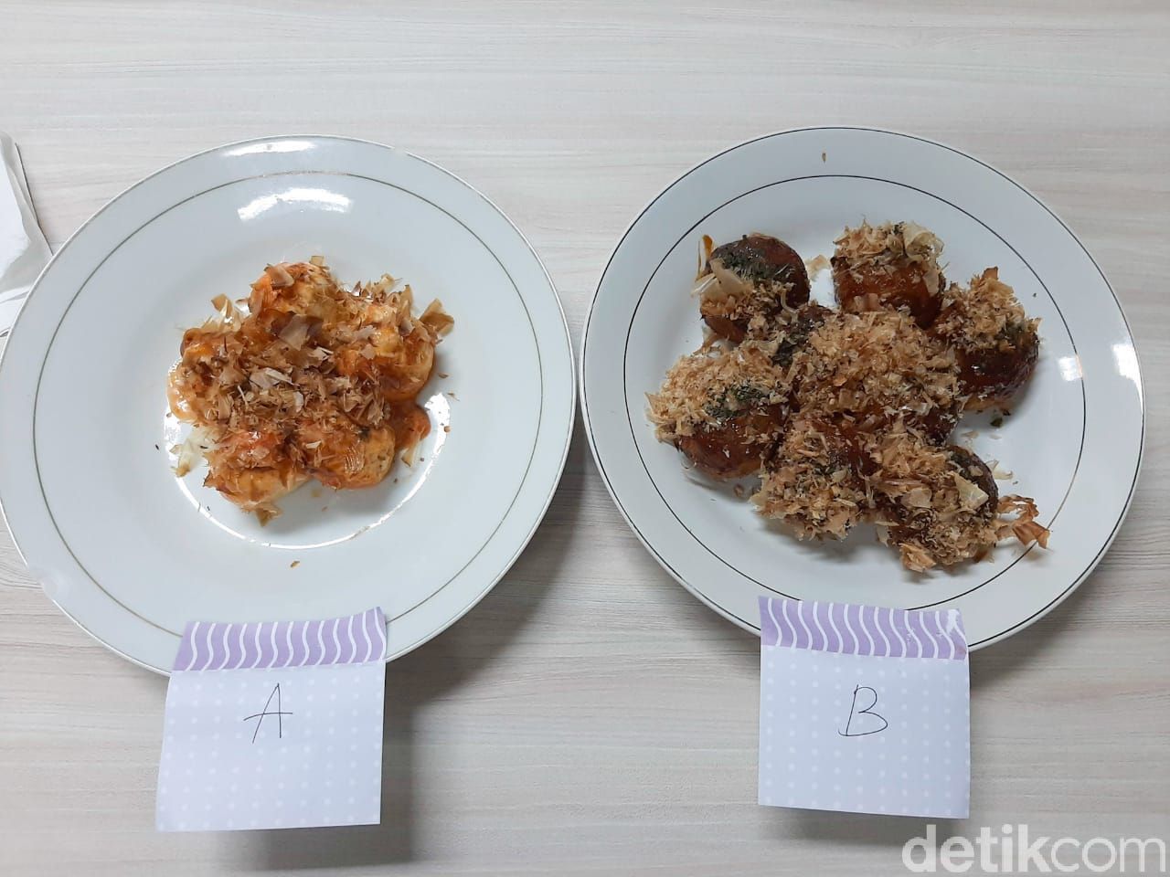 Review Battle TakoyakiTakoyaki Murah Rp 12.500 (Takoyaki Garasi) Vs Takoyaki Mahal Rp 57.000 (Gindaco)