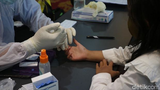 The Papandayan melaksanakan Rapid Test dan PCR-Swab Test yang dilaksanakan selama dua hari pada tanggal 21 dan 22 September 2020 bagi seluruh Mitra Kerja beserta keluarganya yang tinggal serumah.