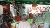 Sembako hingga aneka sayuran gratis ini untuk meringankan beban warga yang terdampak COVID-19. 