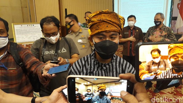 Cawalkot Solo Gibran Rakabuming Raka usai menghadiri deklarasi kampanye damai di The Sunan Hotel, Solo, Sabtu (26/9/2020)