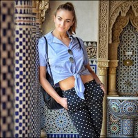 Aku tidak mungkin menolak kesempatan ini. Dua hari bekerja sangat menyenangkan. Aku selalu ingin punya pengalaman sehari sebagai model profesional, dan aku melakukannya. Aku sangat senang, ujar Elena.  Foto: dok. Instagram