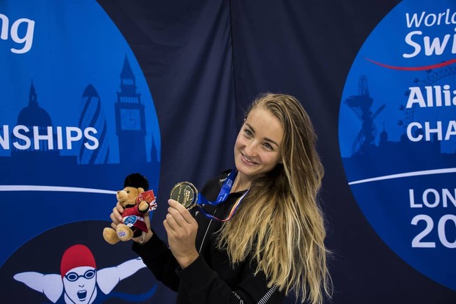 Di usia 16, Elena menekuni olahraga renang sampai kini menjadi atlet yang sukses. Dia sudah lima kali memenangkan medali emas di kejuaraan Eropa.  Foto: dok. Instagram