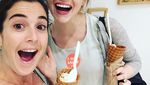 Ini Gaya Makan Es Krim si Cantik Emma Stone yang Baru Saja Menikah