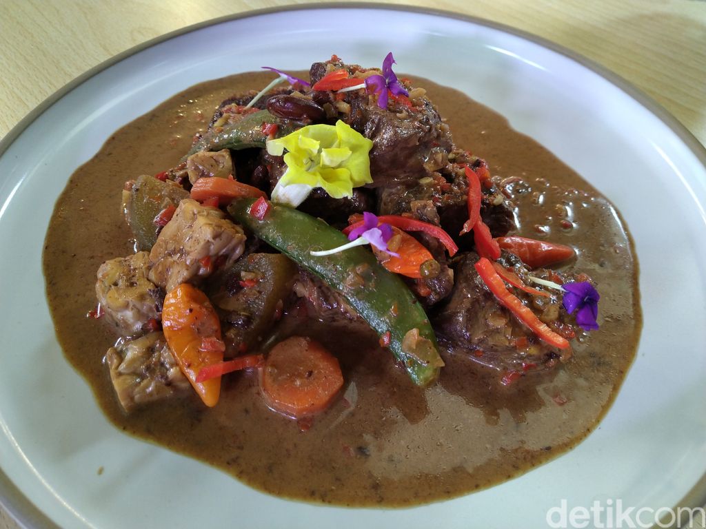 Event d'Xpertise Brongkos Sedap dengan Daging Australia Ala Chef Vindex Tengker