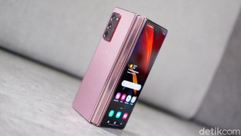 Samsung turut menyempurnakan engsel. Foto: Adi Fida Rahman/detikINET